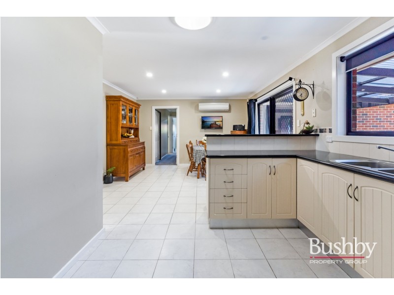 2 Pocket Place, Newnham TAS 7248