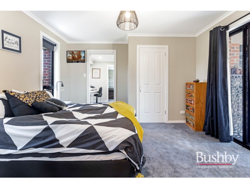 2 Pocket Place, Newnham TAS 7248