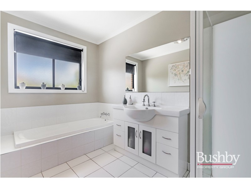2 Pocket Place, Newnham TAS 7248