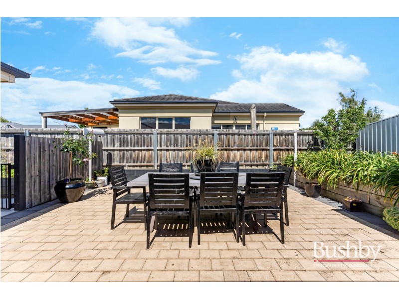 2 Pocket Place, Newnham TAS 7248