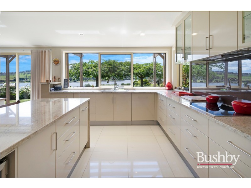 239 Rosevears Drive, Rosevears TAS 7277