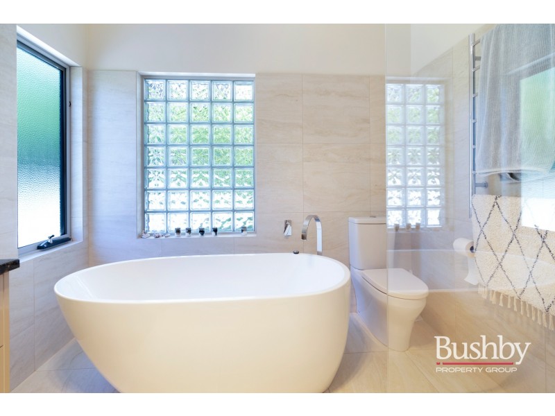 239 Rosevears Drive, Rosevears TAS 7277