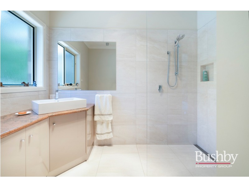 239 Rosevears Drive, Rosevears TAS 7277