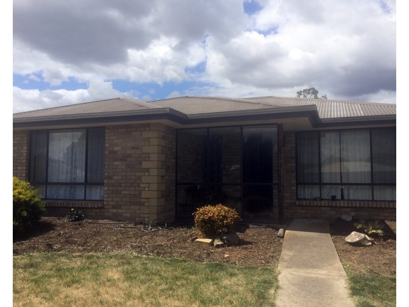 2 Patricia Place, Newnham TAS 7248