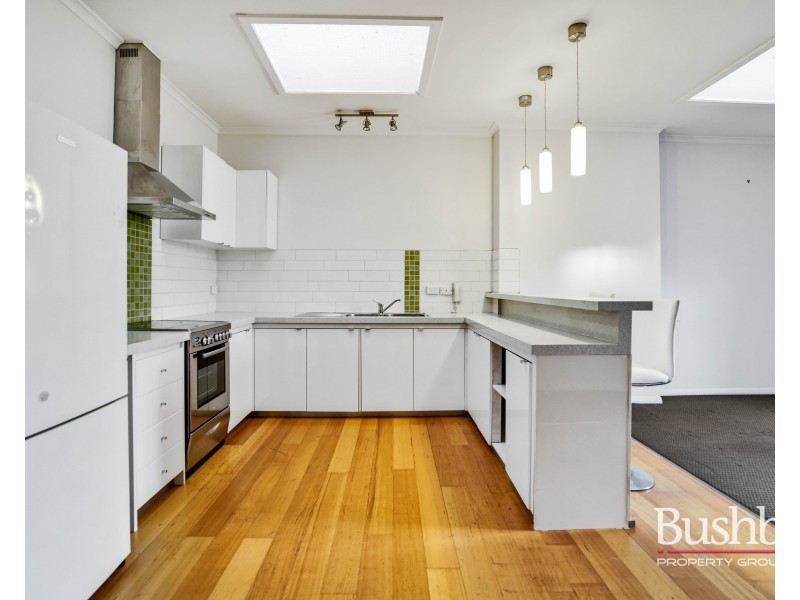 6 Yorktown Square, Launceston TAS 7250