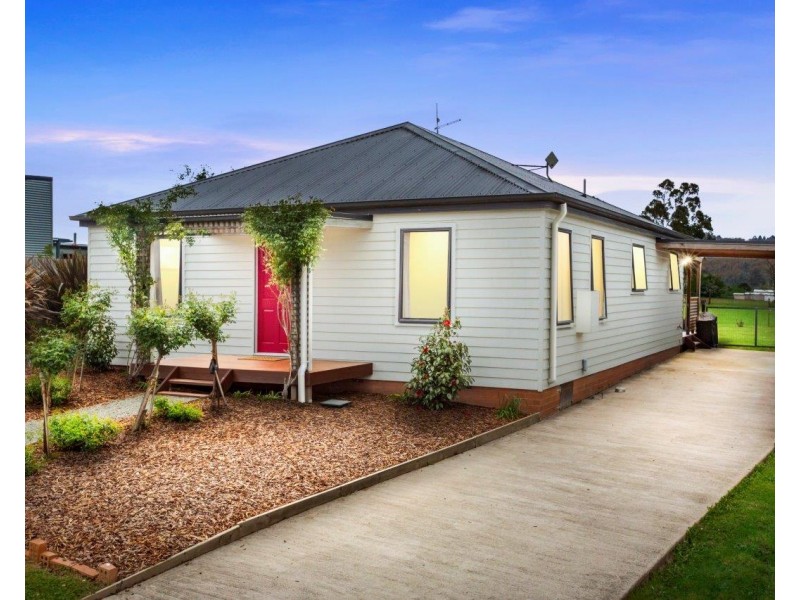 18 Charob Avenue, Lilydale TAS 7268