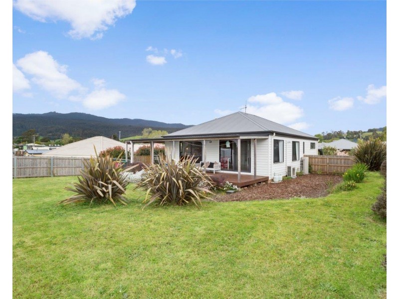 18 Charob Avenue, Lilydale TAS 7268