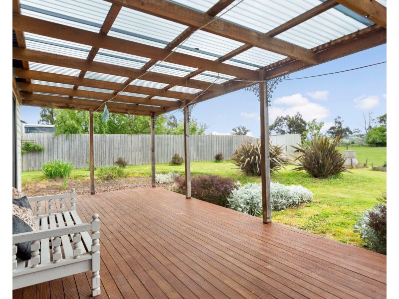 18 Charob Avenue, Lilydale TAS 7268