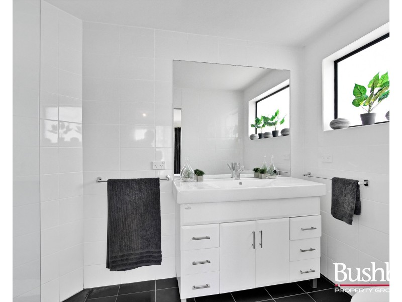 8 Rondora Court, Newnham TAS 7248