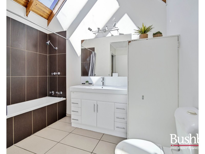 8 Rondora Court, Newnham TAS 7248