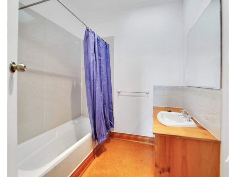 24 Bond Street, Kings Meadows TAS 7249