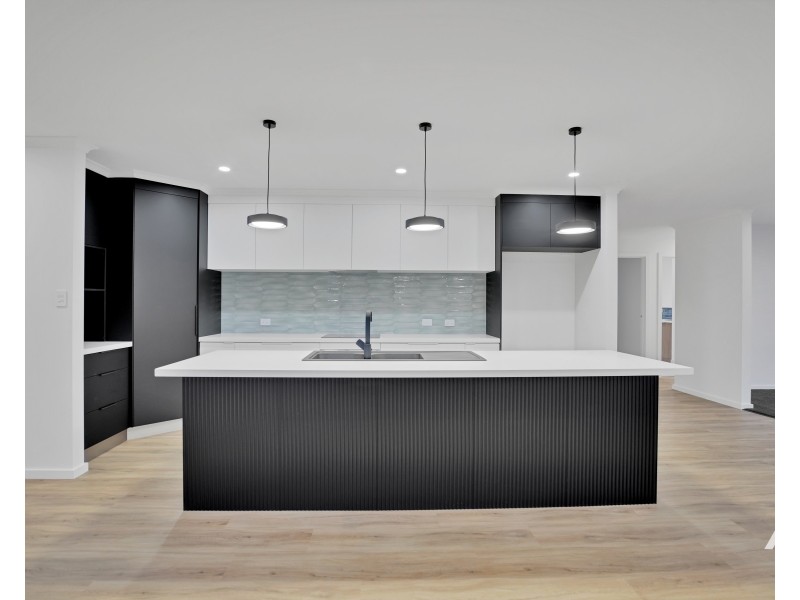 9 Garland Grove, Youngtown TAS 7249