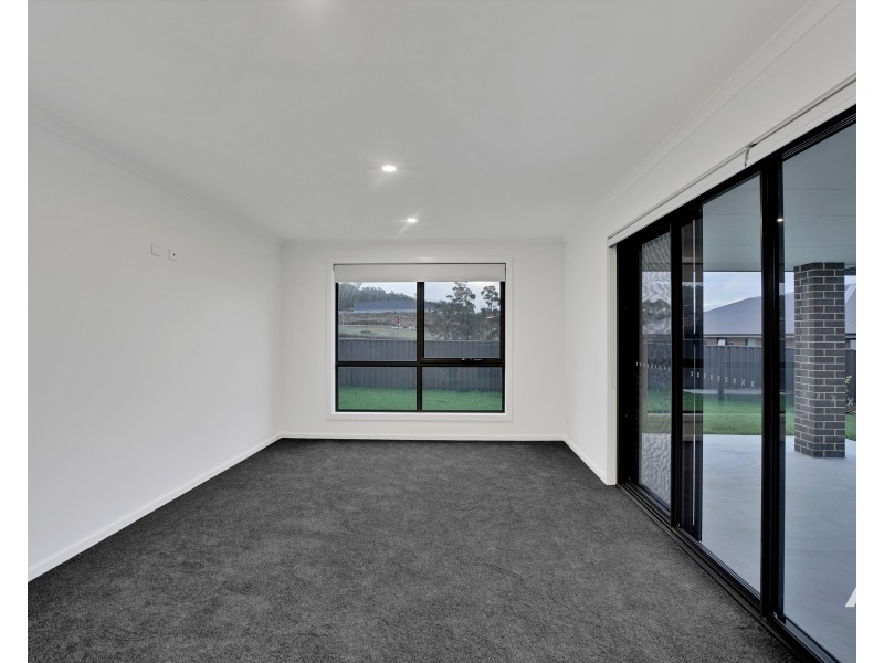 9 Garland Grove, Youngtown TAS 7249