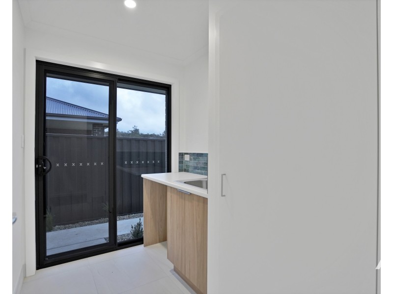 9 Garland Grove, Youngtown TAS 7249