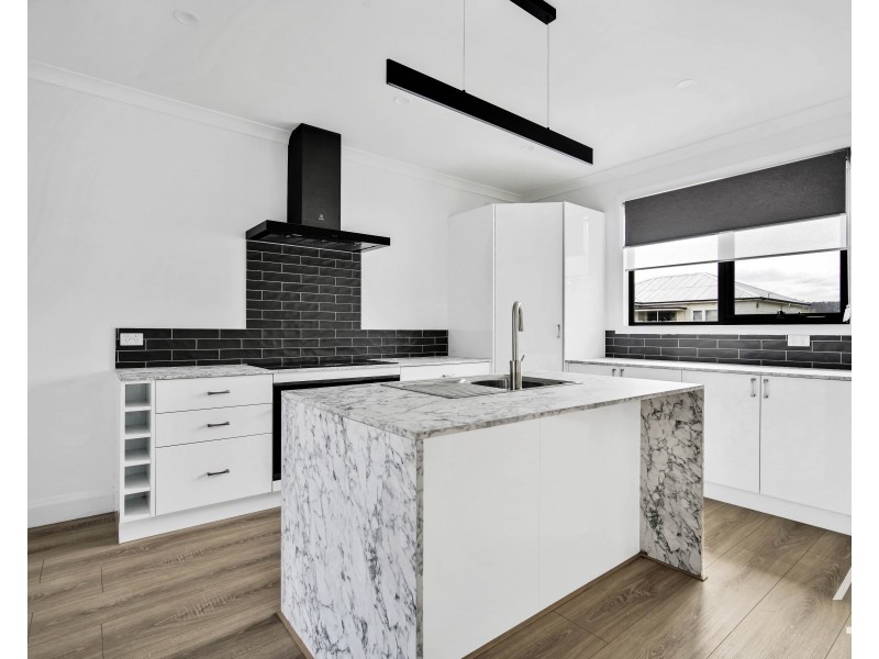 21 Dineen Street, Mowbray TAS 7248