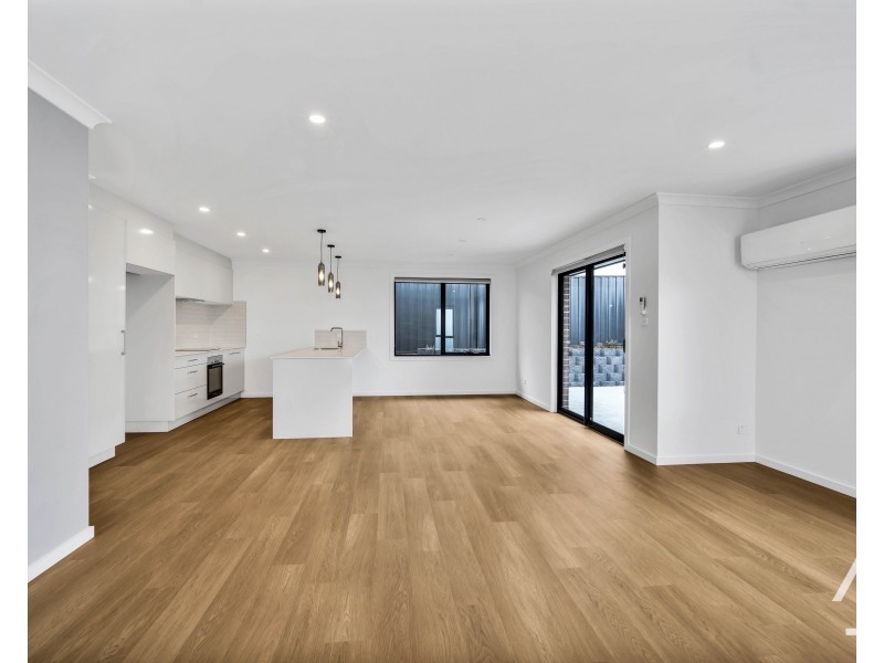 1/12 Garland Grove, Youngtown TAS 7249