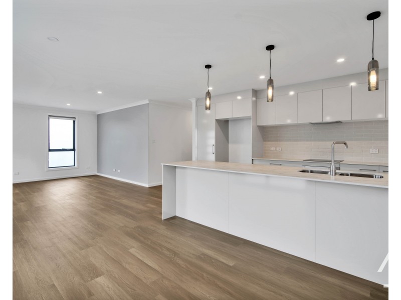 1/12 Garland Grove, Youngtown TAS 7249