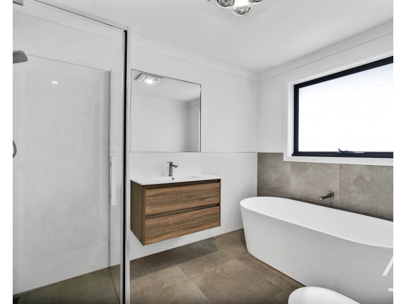 1/12 Garland Grove, Youngtown TAS 7249