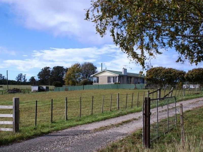 5284 Bass Highway, Deloraine TAS 7304