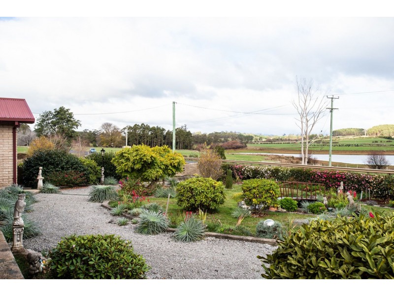 5588 Bass Highway, Elizabeth Town TAS 7304