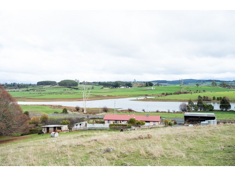 5588 Bass Highway, Elizabeth Town TAS 7304