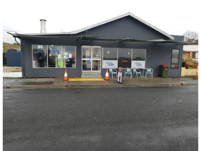 9 Esplanade, Beauty Point TAS 7270