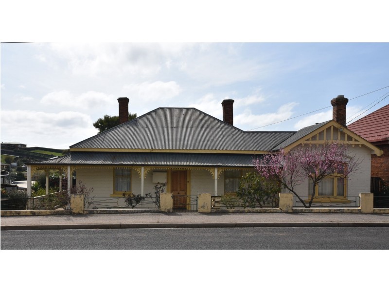 17 West Barrack Street., Deloraine TAS 7304