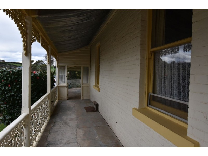 17 West Barrack Street., Deloraine TAS 7304