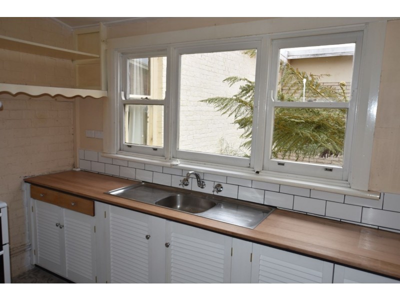 17 West Barrack Street., Deloraine TAS 7304