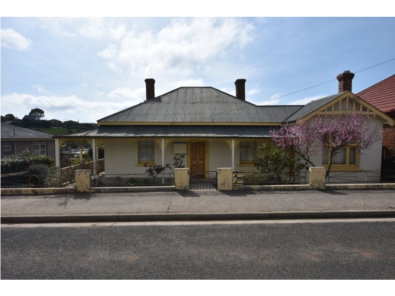 2/17 West Barrack Street,, Deloraine TAS 7304