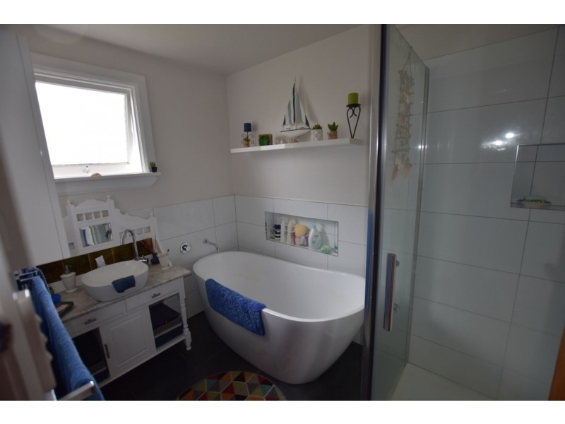 174 Emu Bay Road, Deloraine TAS 7304