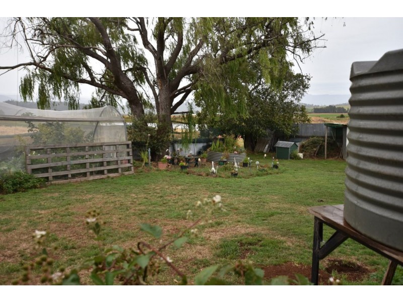174 Emu Bay Road, Deloraine TAS 7304