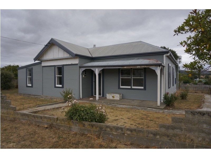 21 Grant. Street, Fingal TAS 7214