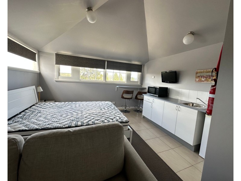 Flat/34a Emu Bay Road, Deloraine TAS 7304