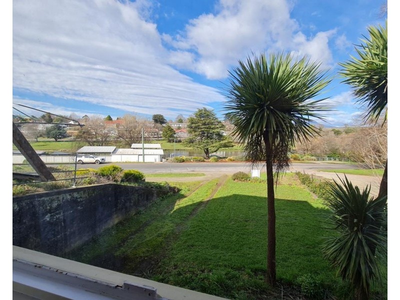 Flat 14A Emu Bay Rd, Deloraine TAS 7304