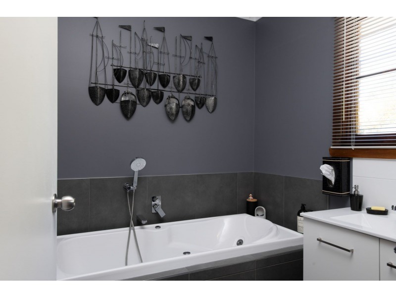 392 Gravelly Beach Road, Gravelly Beach TAS 7276