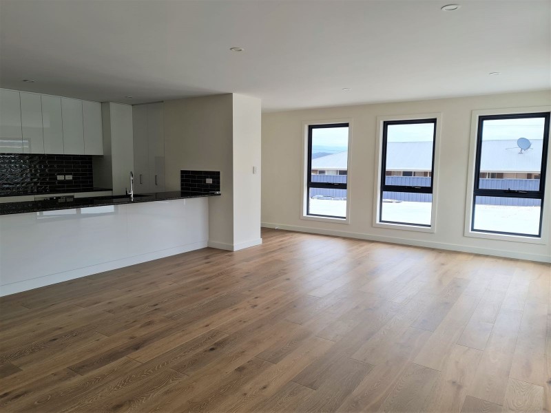 2/2 Nutt St, Deloraine TAS 7304