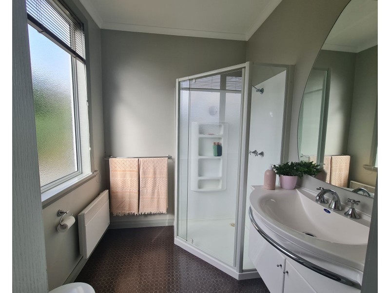 14 East Parade, Deloraine TAS 7304