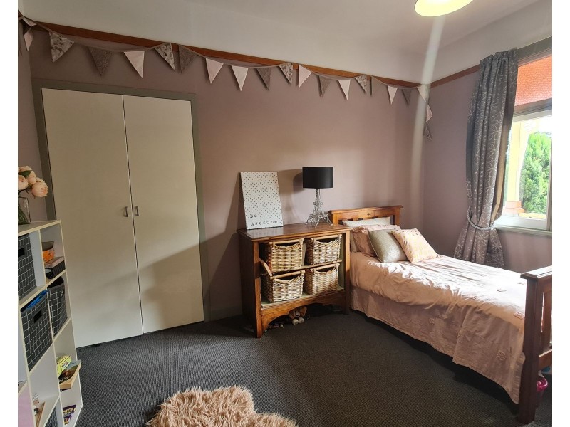 14 East Parade, Deloraine TAS 7304