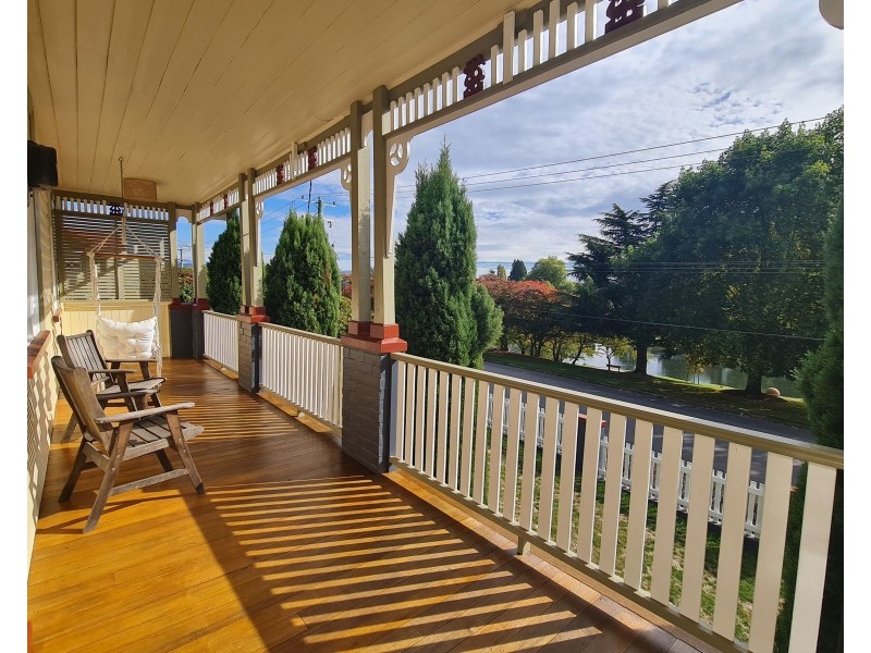14 East Parade, Deloraine TAS 7304