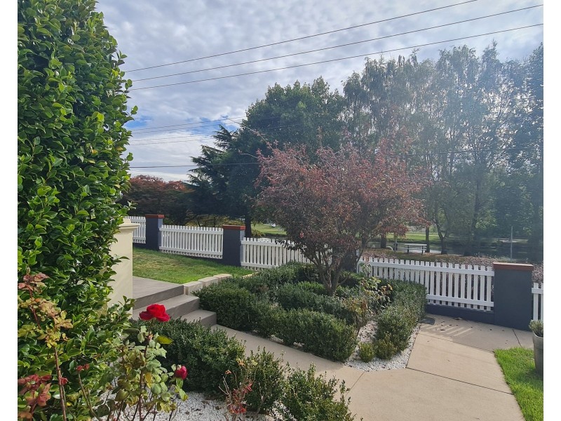 14 East Parade, Deloraine TAS 7304