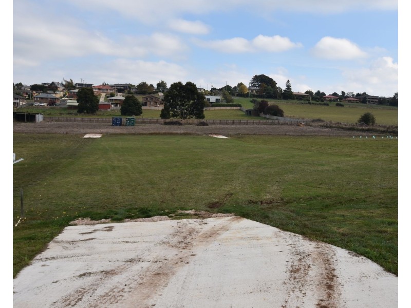 72 West Barrack St, Deloraine TAS 7304