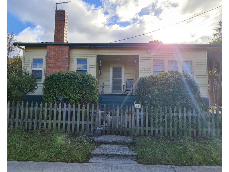 33 West Parade, Deloraine TAS 7304