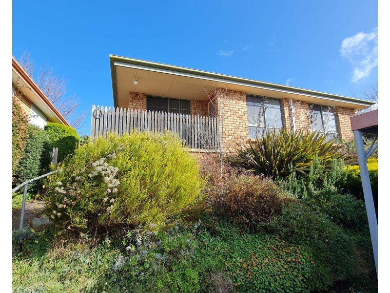 2/4 Bonney Street, Deloraine TAS 7304