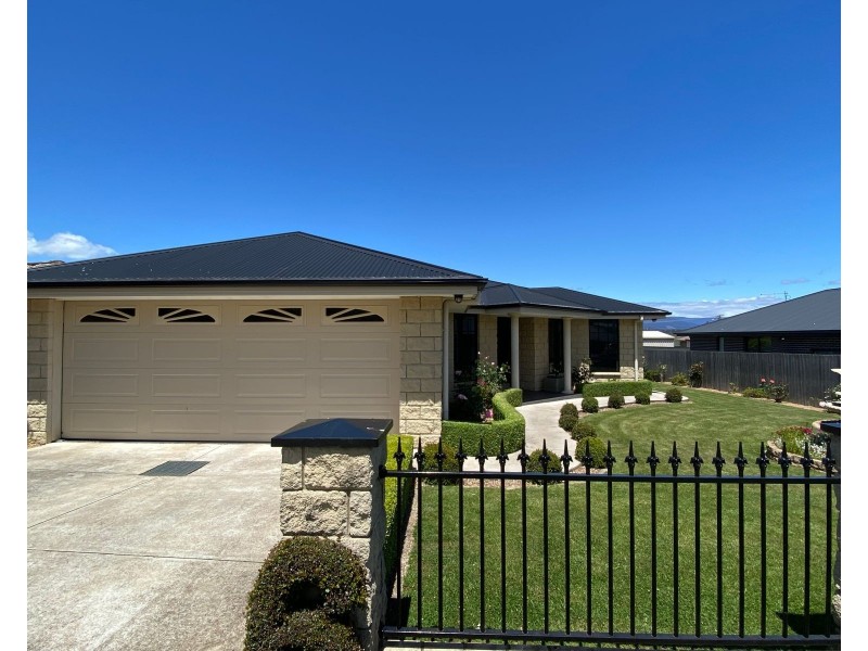 6 Winter St, Deloraine TAS 7304