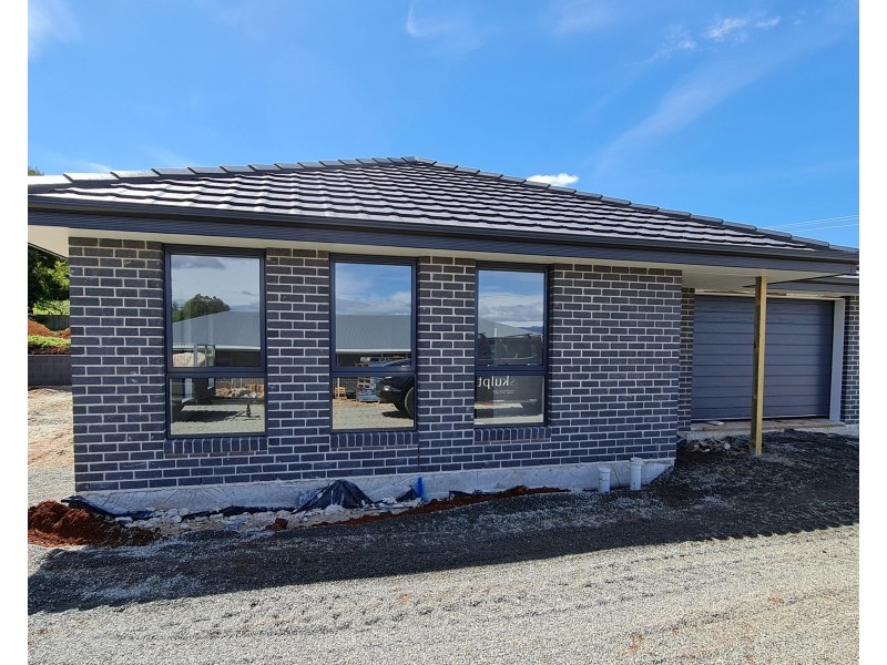 2/2. Nutt St, Deloraine TAS 7304