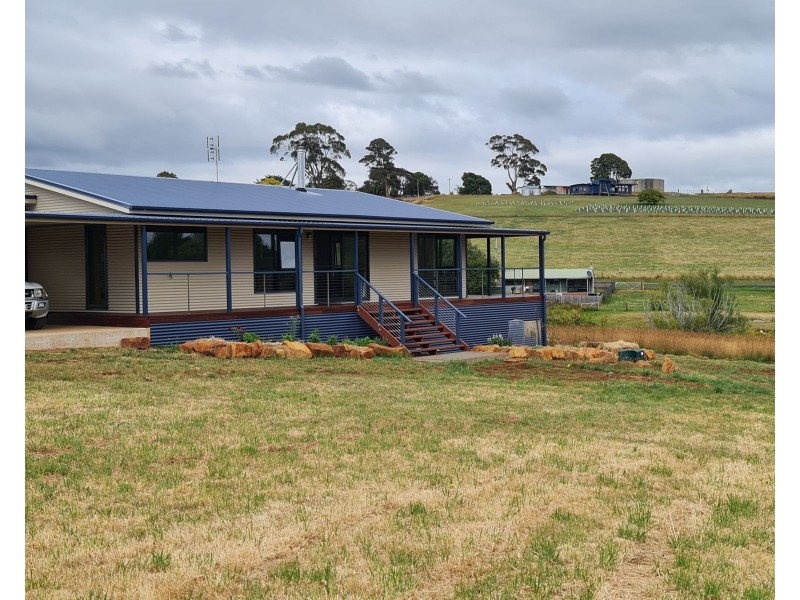 4 Smith Street, Deloraine TAS 7304