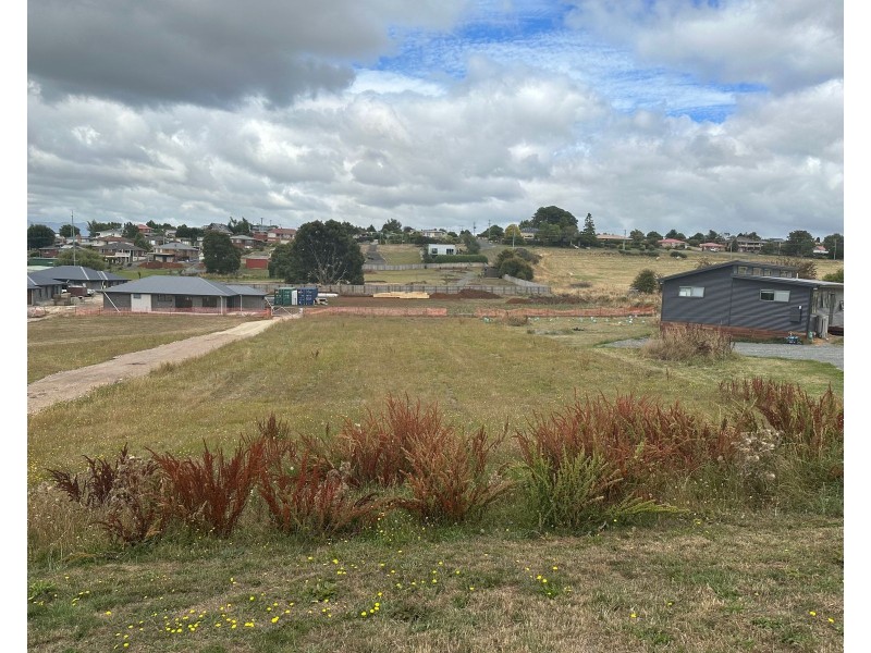 76 West Barrack Street, Deloraine TAS 7304