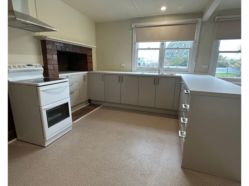 24 Grigg Street, Deloraine TAS 7304