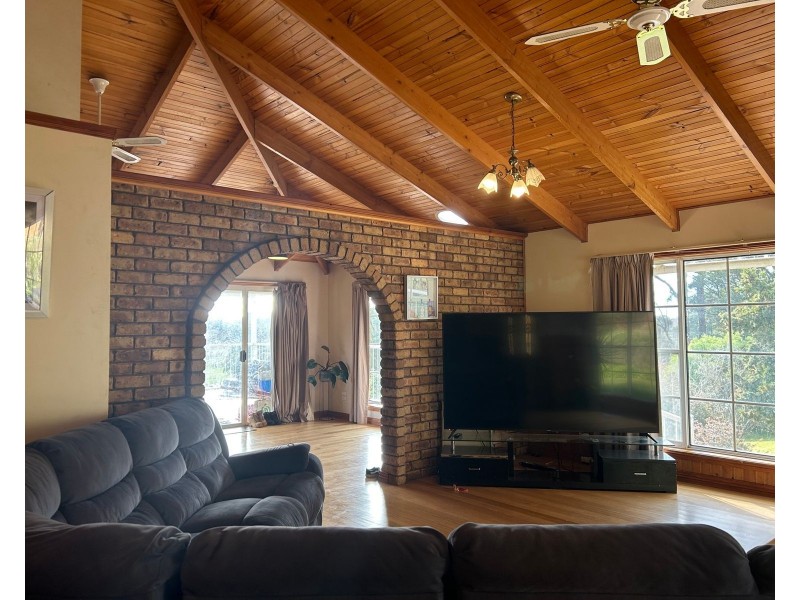 106 Pumicestone Road, Deloraine TAS 7304